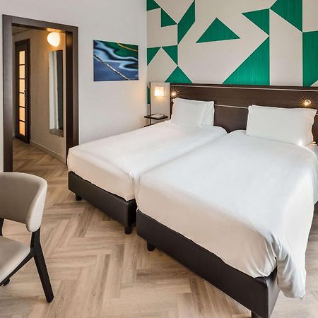 Mercure Napoli Centro Angioino Nápoles Exterior foto