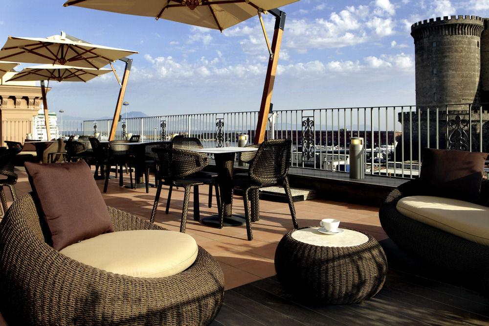 Mercure Napoli Centro Angioino Nápoles Exterior foto