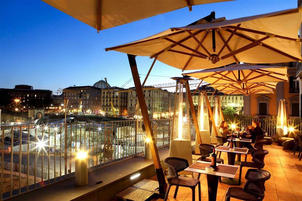 Mercure Napoli Centro Angioino Nápoles Exterior foto