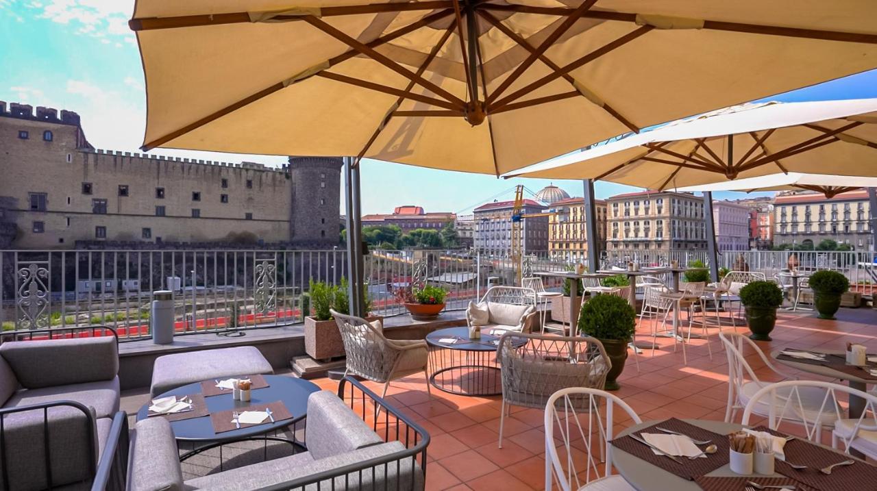 Mercure Napoli Centro Angioino Nápoles Exterior foto