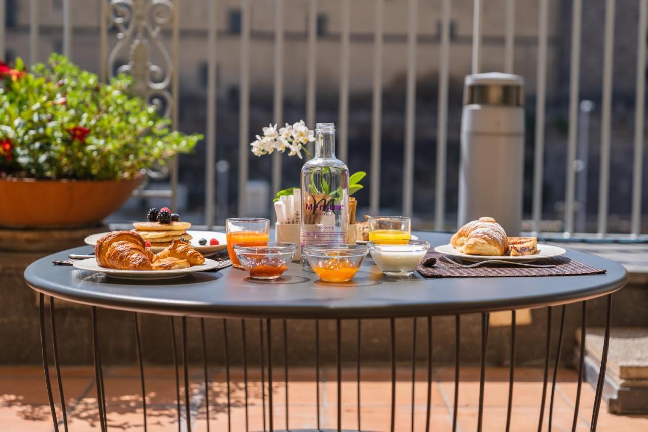 Mercure Napoli Centro Angioino Nápoles Exterior foto