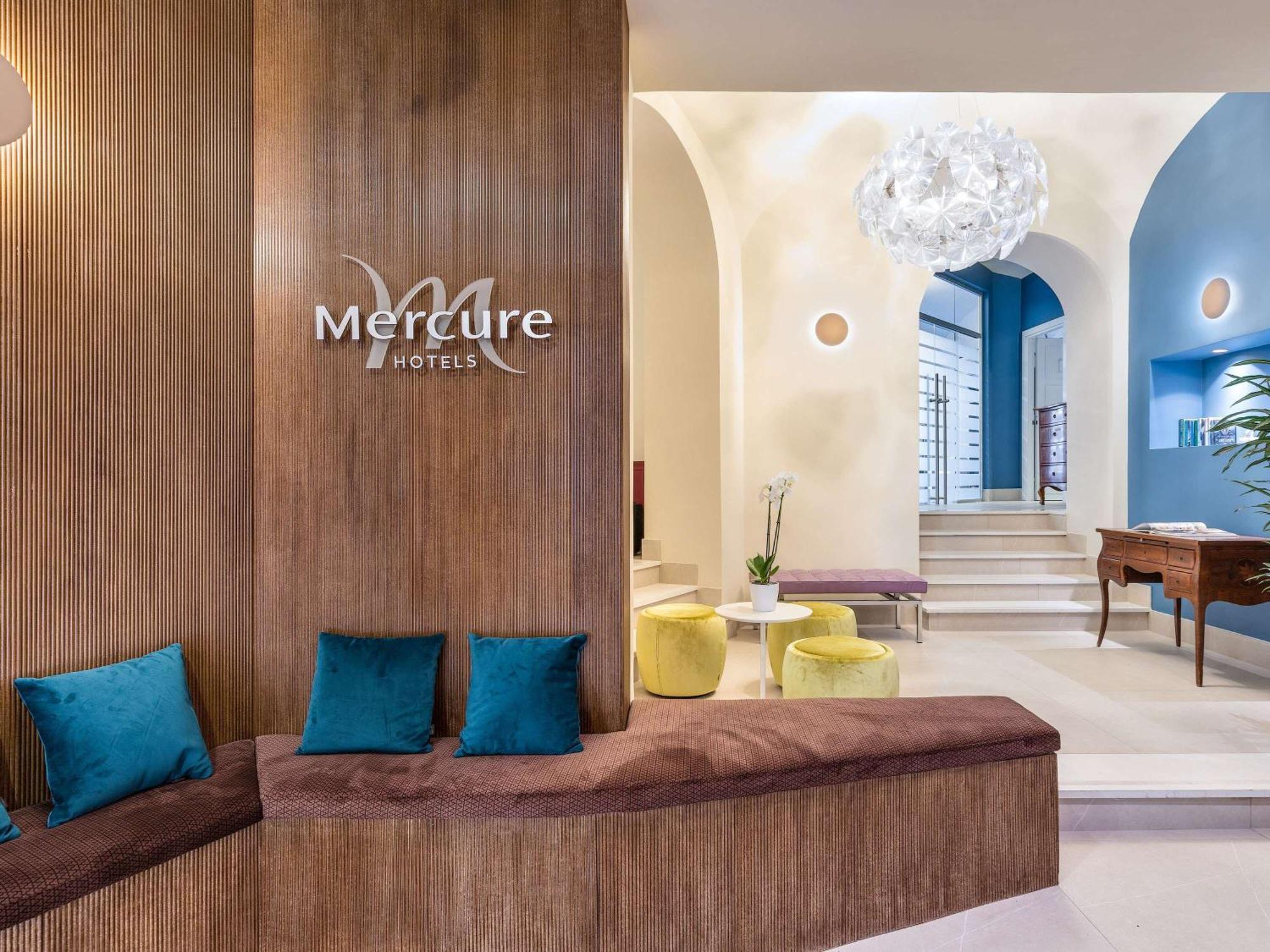 Mercure Napoli Centro Angioino Nápoles Exterior foto