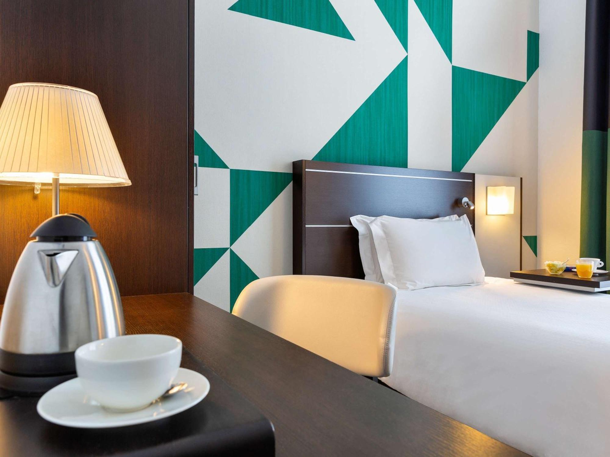 Mercure Napoli Centro Angioino Nápoles Exterior foto