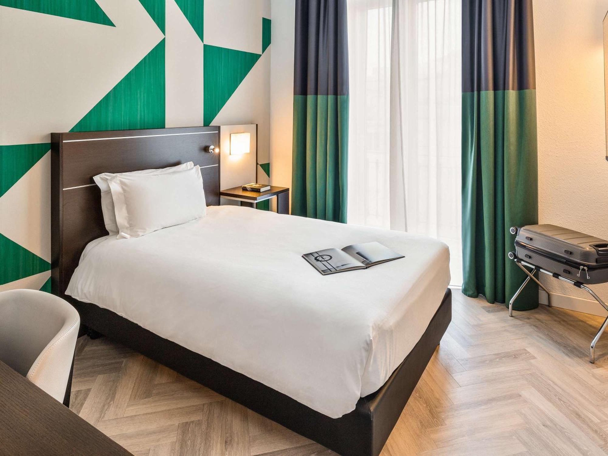 Mercure Napoli Centro Angioino Nápoles Exterior foto