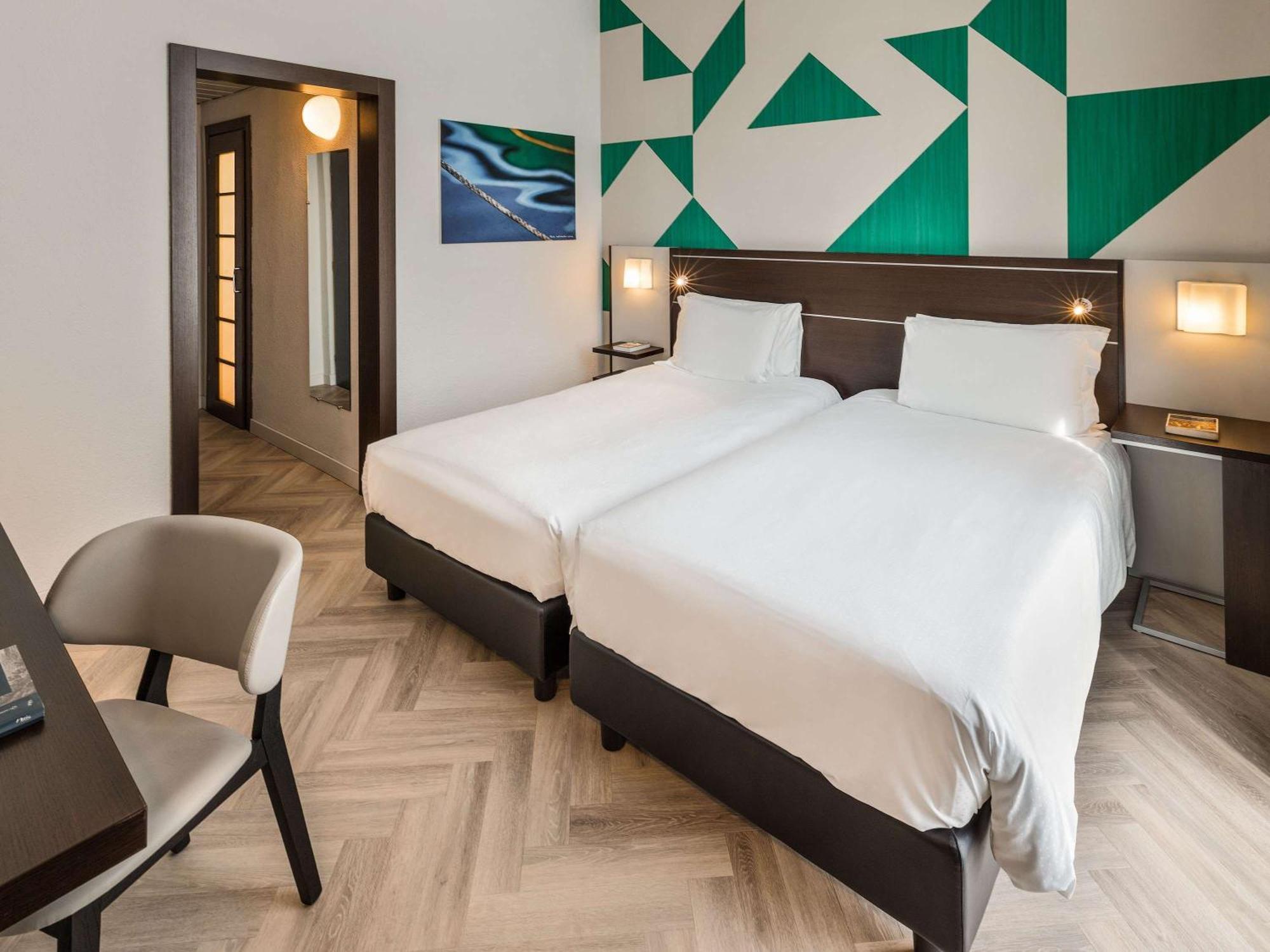 Mercure Napoli Centro Angioino Nápoles Exterior foto
