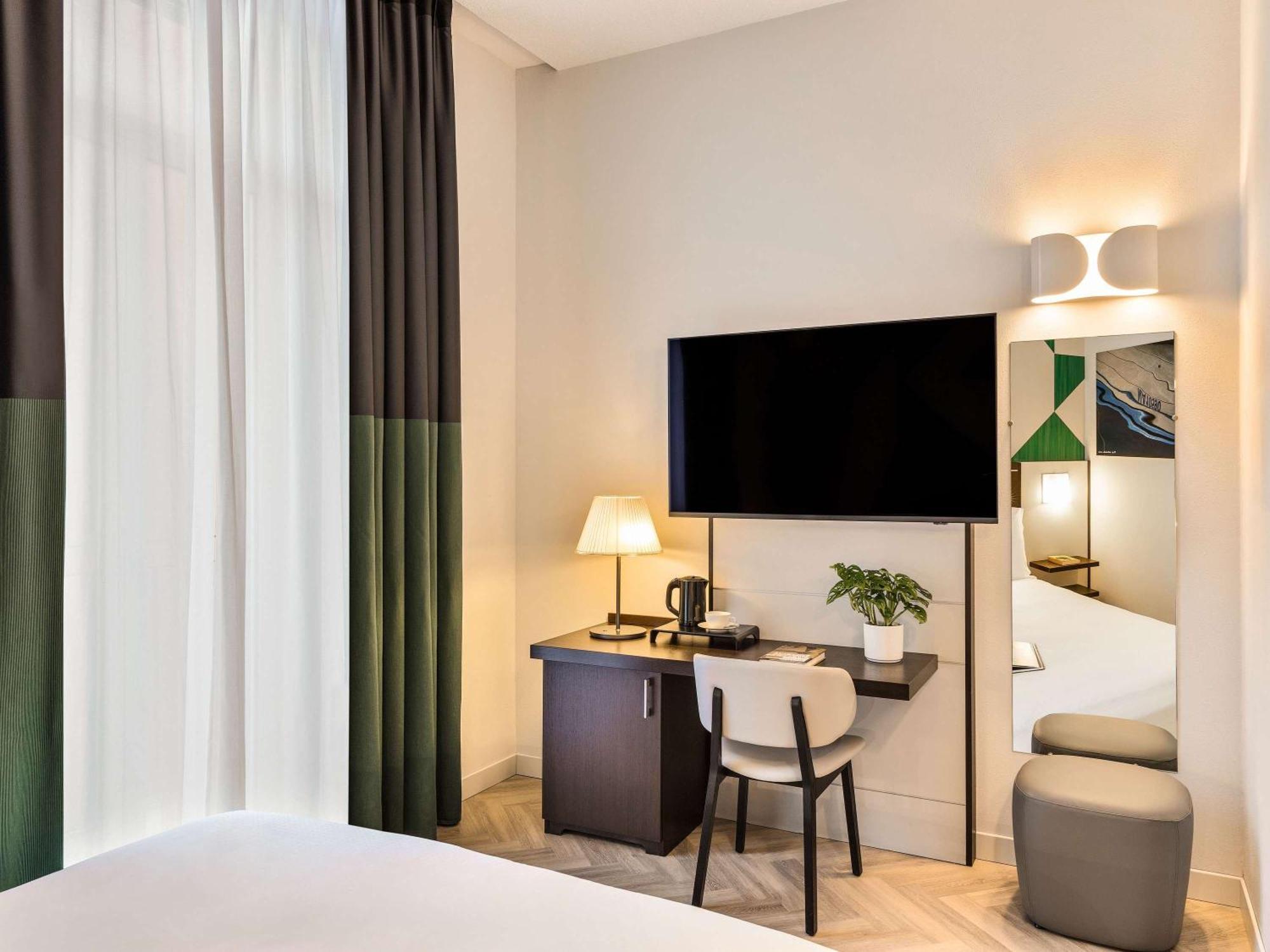 Mercure Napoli Centro Angioino Nápoles Exterior foto