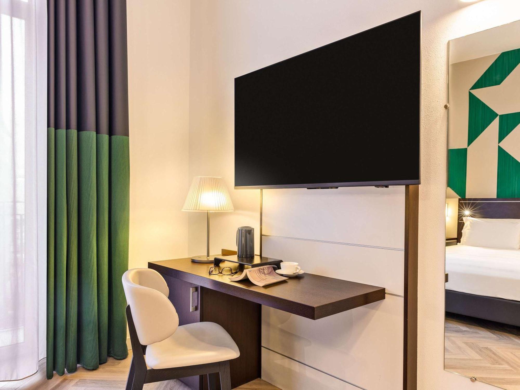 Mercure Napoli Centro Angioino Nápoles Exterior foto