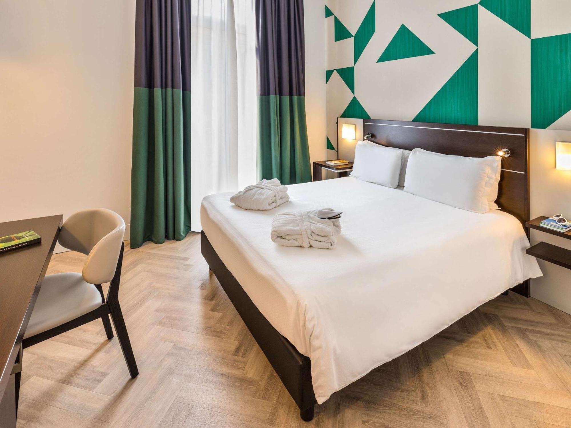 Mercure Napoli Centro Angioino Nápoles Exterior foto