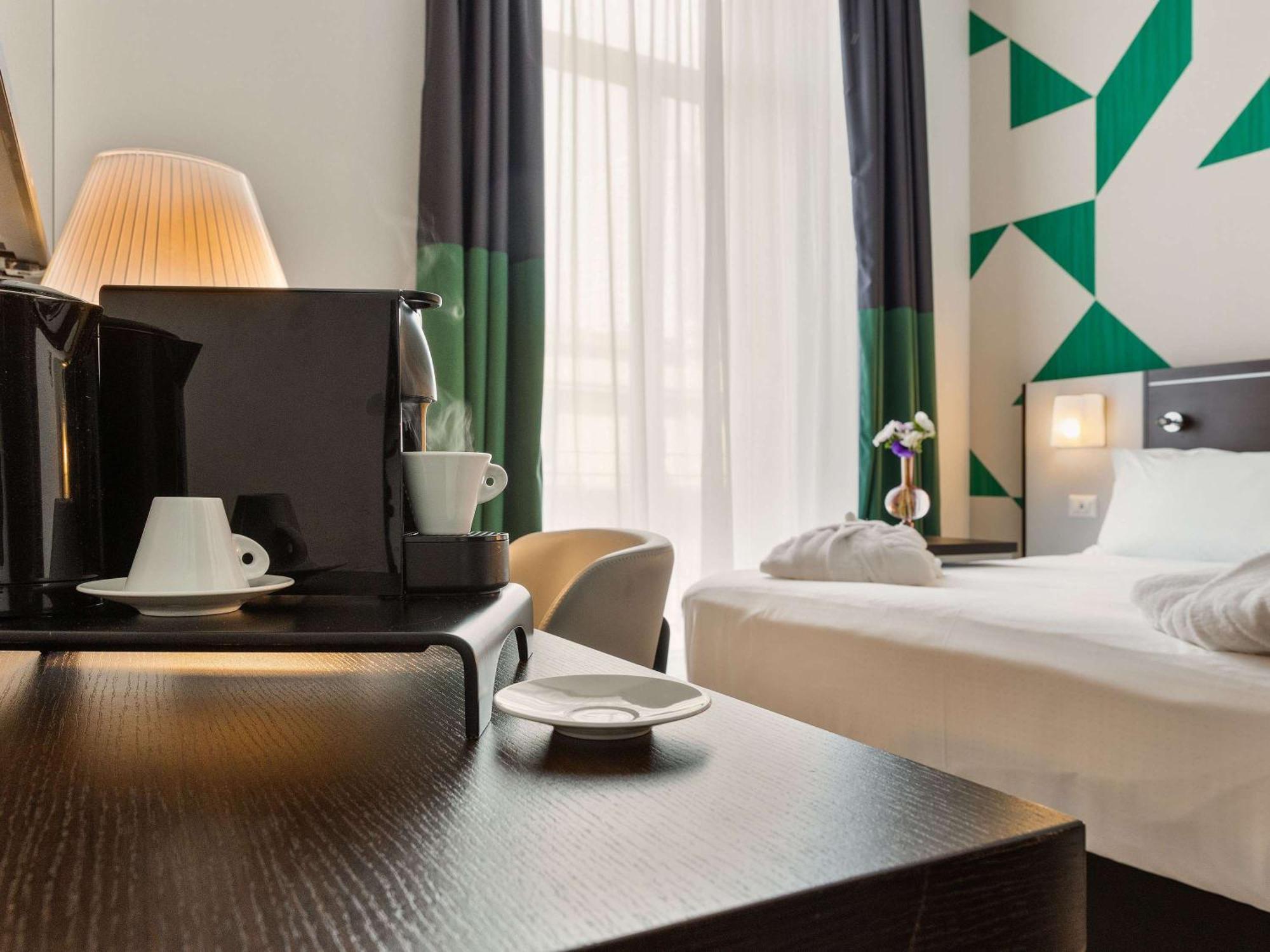 Mercure Napoli Centro Angioino Nápoles Exterior foto