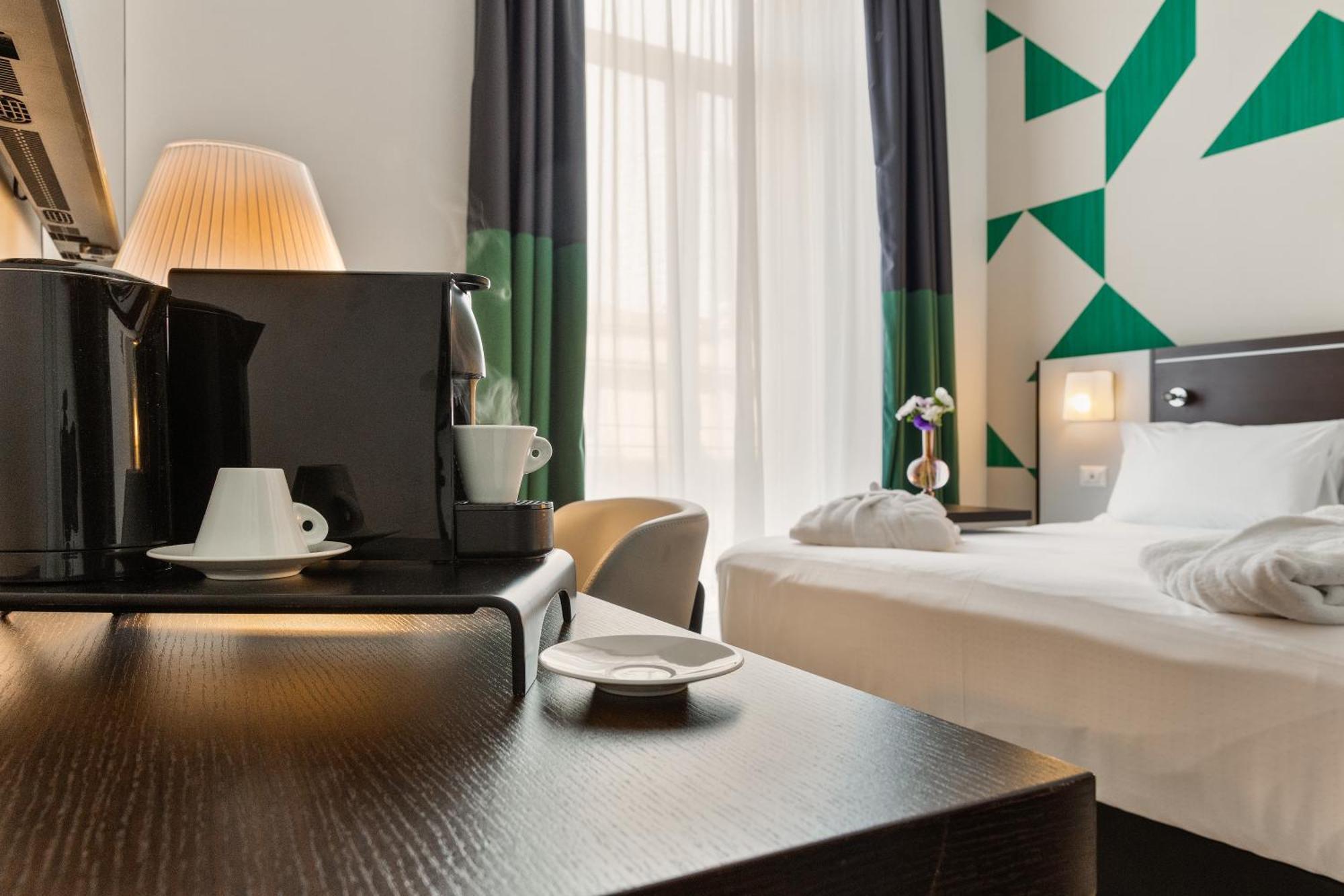 Mercure Napoli Centro Angioino Nápoles Exterior foto